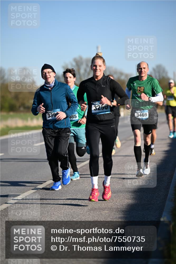 06.04.2025 - 44. Internationalen Wilhelmsburger Insellauf Dr. Thomas Lammeyer http://msf.ph/oto/7550735 06.04.2025 09:23:04 Laufen 339, 085, 3250, 3469 meine-sportfotos.de