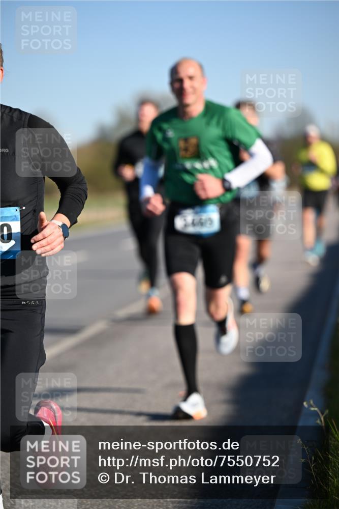 06.04.2025 - 44. Internationalen Wilhelmsburger Insellauf Dr. Thomas Lammeyer http://msf.ph/oto/7550752 06.04.2025 09:23:05 Laufen 34613 meine-sportfotos.de
