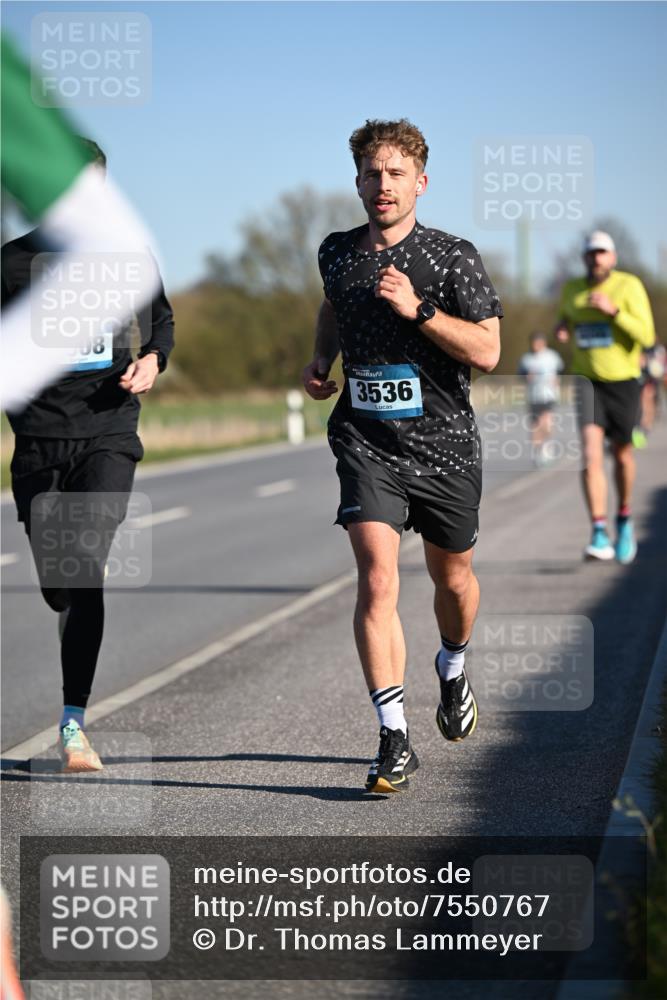 06.04.2025 - 44. Internationalen Wilhelmsburger Insellauf Dr. Thomas Lammeyer http://msf.ph/oto/7550767 06.04.2025 09:23:07 Laufen 08, 3536 meine-sportfotos.de