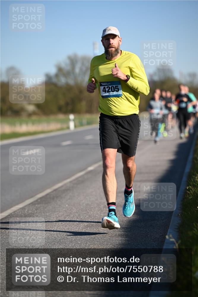 06.04.2025 - 44. Internationalen Wilhelmsburger Insellauf Dr. Thomas Lammeyer http://msf.ph/oto/7550788 06.04.2025 09:23:10 Laufen 2, 4205 meine-sportfotos.de