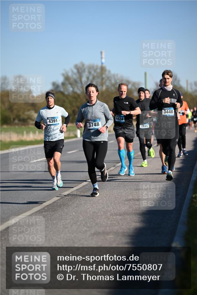 06.04.2025 - 44. Internationalen Wilhelmsburger Insellauf Dr. Thomas Lammeyer http://msf.ph/oto/7550807 06.04.2025 09:23:15 Laufen 4391, 3748, 48, 4424, 4496, 3448 meine-sportfotos.de