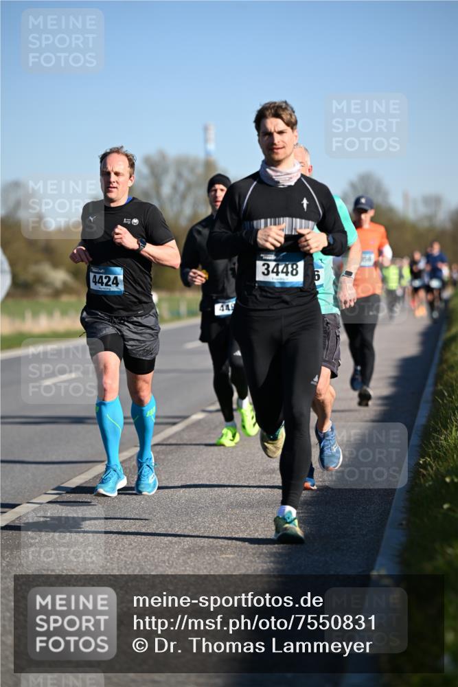 06.04.2025 - 44. Internationalen Wilhelmsburger Insellauf Dr. Thomas Lammeyer http://msf.ph/oto/7550831 06.04.2025 09:23:17 Laufen 4424, 449, 3448, 6, 154 meine-sportfotos.de