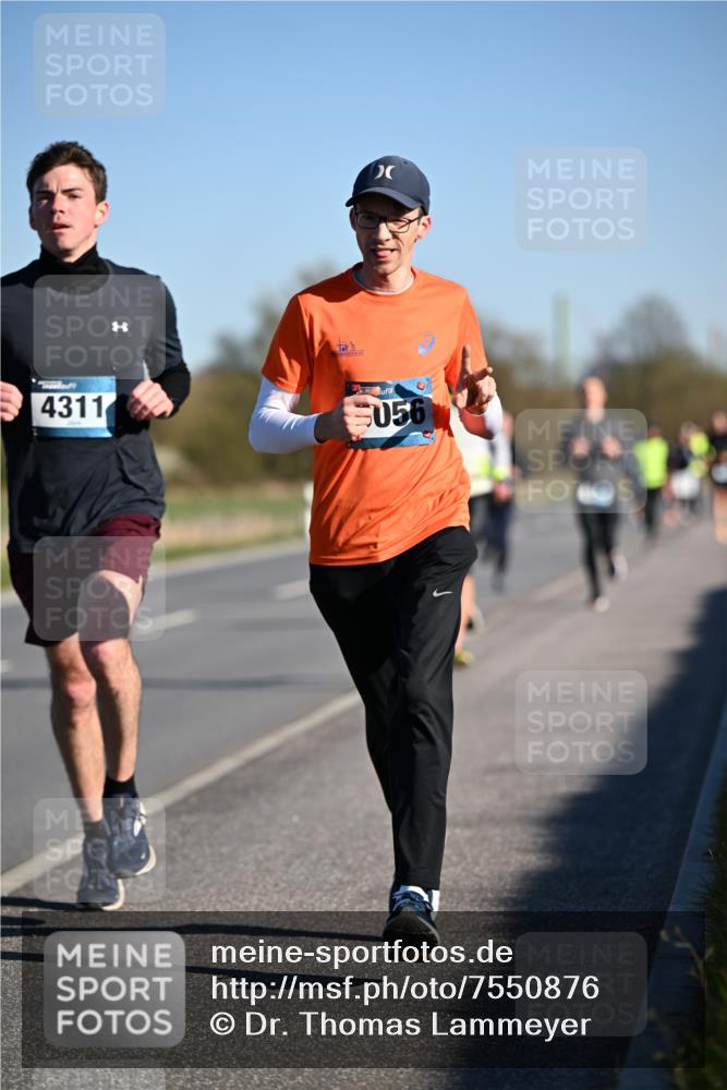 06.04.2025 - 44. Internationalen Wilhelmsburger Insellauf Dr. Thomas Lammeyer http://msf.ph/oto/7550876 06.04.2025 09:23:21 Laufen 4311, 056 meine-sportfotos.de