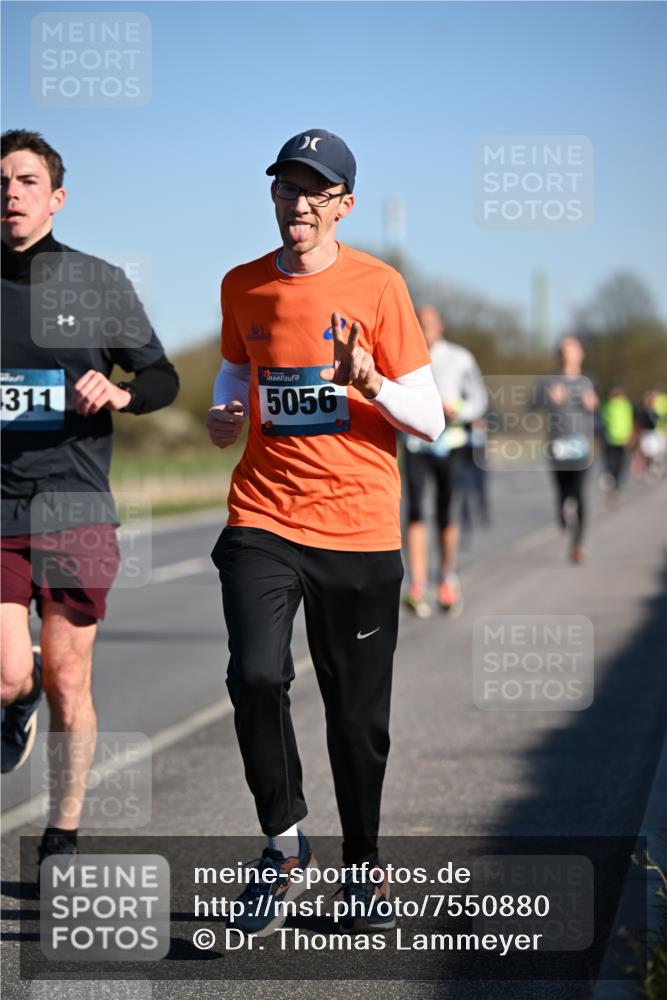 06.04.2025 - 44. Internationalen Wilhelmsburger Insellauf Dr. Thomas Lammeyer http://msf.ph/oto/7550880 06.04.2025 09:23:21 Laufen 311, 5056 meine-sportfotos.de