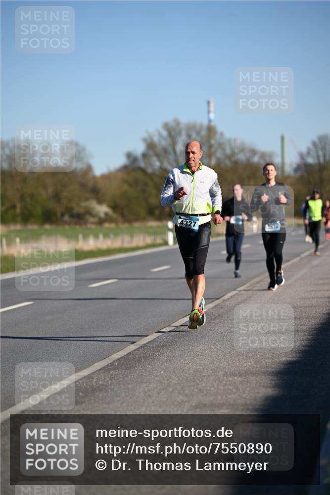 06.04.2025 - 44. Internationalen Wilhelmsburger Insellauf Dr. Thomas Lammeyer http://msf.ph/oto/7550890 06.04.2025 09:23:22 Laufen 4327, 1836 meine-sportfotos.de