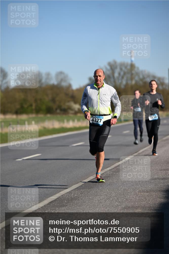 06.04.2025 - 44. Internationalen Wilhelmsburger Insellauf Dr. Thomas Lammeyer http://msf.ph/oto/7550905 06.04.2025 09:23:23 Laufen 4327, 1836 meine-sportfotos.de