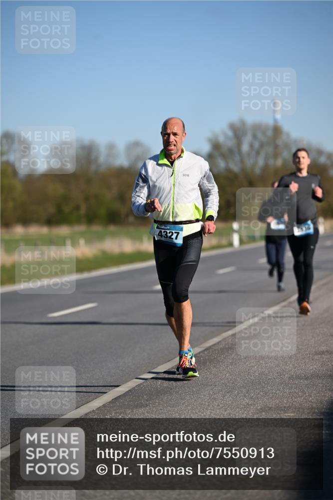 06.04.2025 - 44. Internationalen Wilhelmsburger Insellauf Dr. Thomas Lammeyer http://msf.ph/oto/7550913 06.04.2025 09:23:24 Laufen 4327 meine-sportfotos.de
