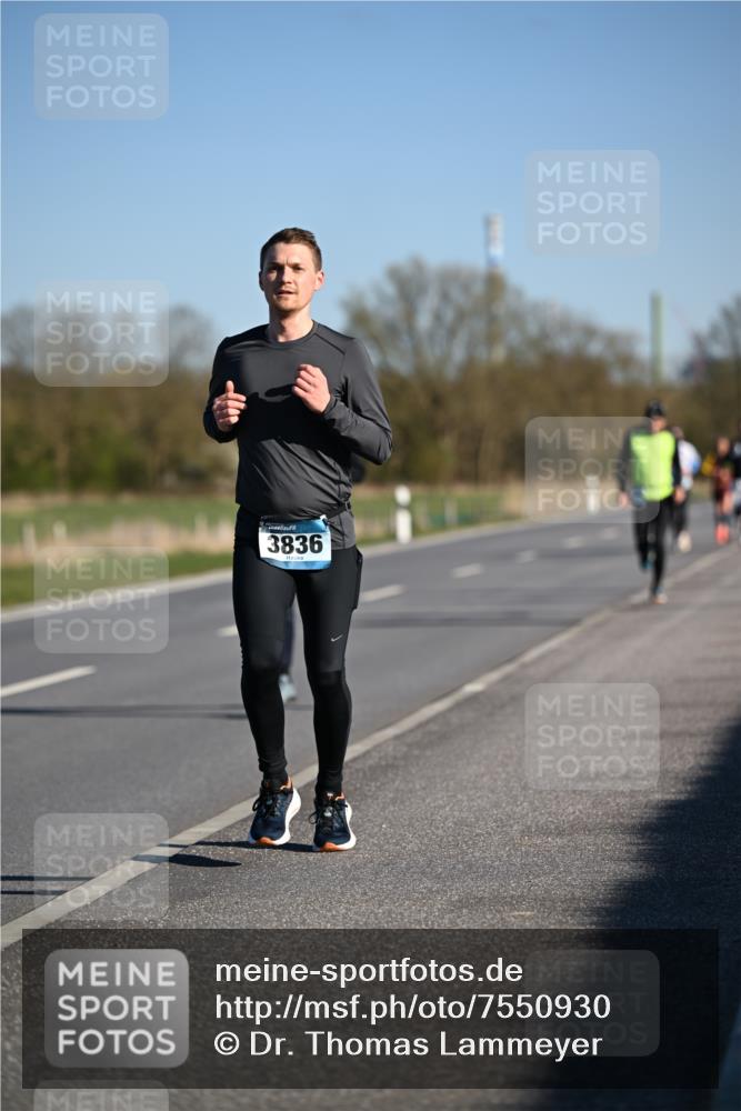 06.04.2025 - 44. Internationalen Wilhelmsburger Insellauf Dr. Thomas Lammeyer http://msf.ph/oto/7550930 06.04.2025 09:23:26 Laufen 3836 meine-sportfotos.de