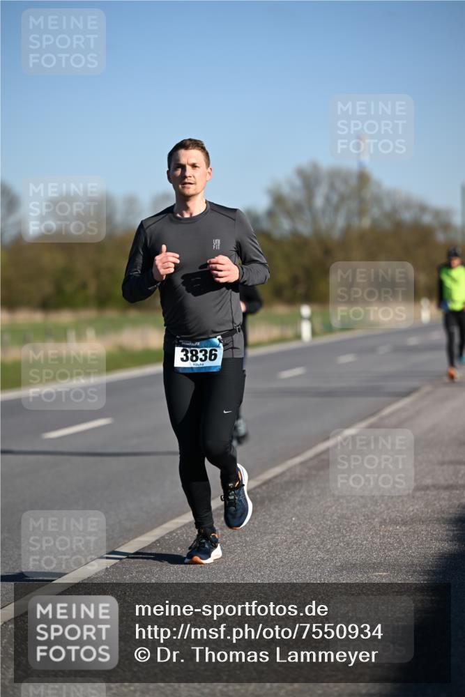 06.04.2025 - 44. Internationalen Wilhelmsburger Insellauf Dr. Thomas Lammeyer http://msf.ph/oto/7550934 06.04.2025 09:23:26 Laufen 3836 meine-sportfotos.de
