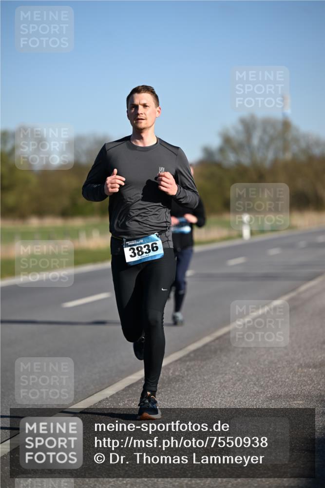 06.04.2025 - 44. Internationalen Wilhelmsburger Insellauf Dr. Thomas Lammeyer http://msf.ph/oto/7550938 06.04.2025 09:23:26 Laufen 3836 meine-sportfotos.de