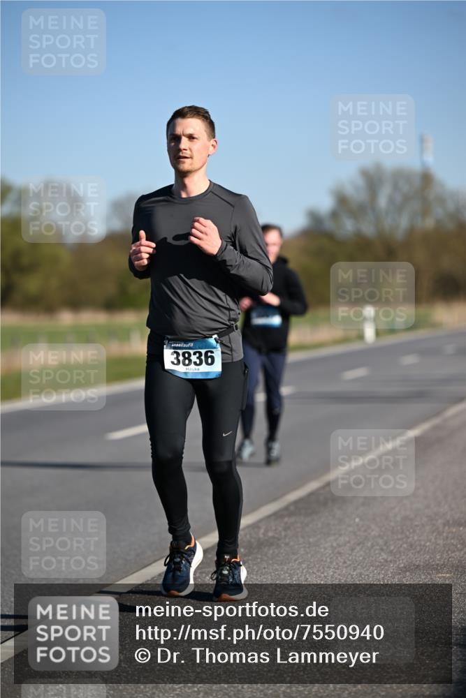 06.04.2025 - 44. Internationalen Wilhelmsburger Insellauf Dr. Thomas Lammeyer http://msf.ph/oto/7550940 06.04.2025 09:23:27 Laufen 3836 meine-sportfotos.de