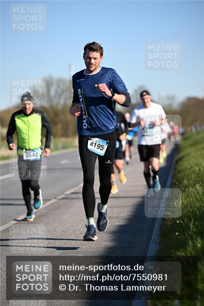 06.04.2025 - 44. Internationalen Wilhelmsburger Insellauf Dr. Thomas Lammeyer http://msf.ph/oto/7550981 06.04.2025 09:23:31 Laufen 3542, 4195 meine-sportfotos.de