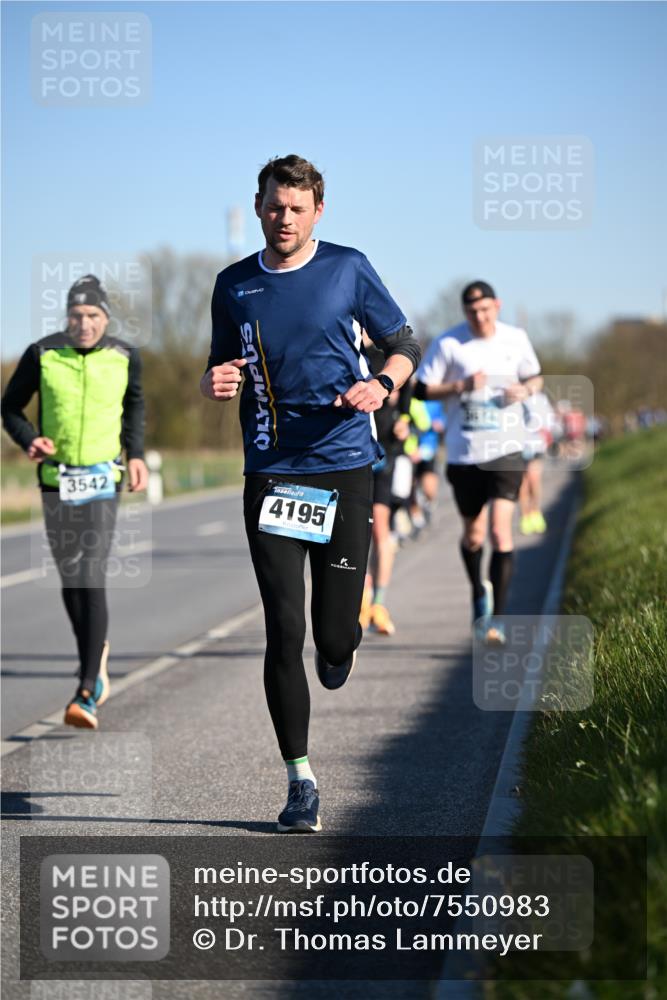 06.04.2025 - 44. Internationalen Wilhelmsburger Insellauf Dr. Thomas Lammeyer http://msf.ph/oto/7550983 06.04.2025 09:23:32 Laufen 3542, 4195 meine-sportfotos.de