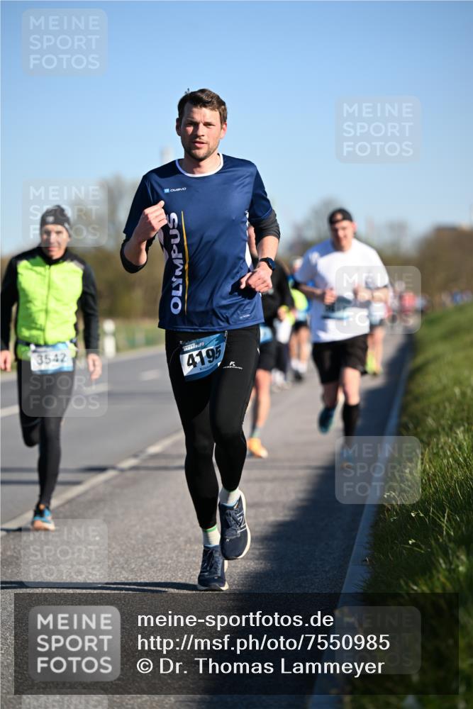 06.04.2025 - 44. Internationalen Wilhelmsburger Insellauf Dr. Thomas Lammeyer http://msf.ph/oto/7550985 06.04.2025 09:23:32 Laufen 3542, 4195 meine-sportfotos.de