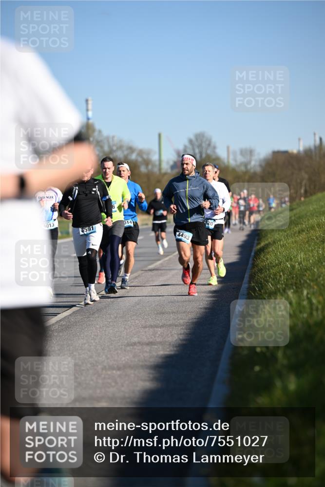 06.04.2025 - 44. Internationalen Wilhelmsburger Insellauf Dr. Thomas Lammeyer http://msf.ph/oto/7551027 06.04.2025 09:23:36 Laufen 4013, 014, 3591, 4493, 820 meine-sportfotos.de