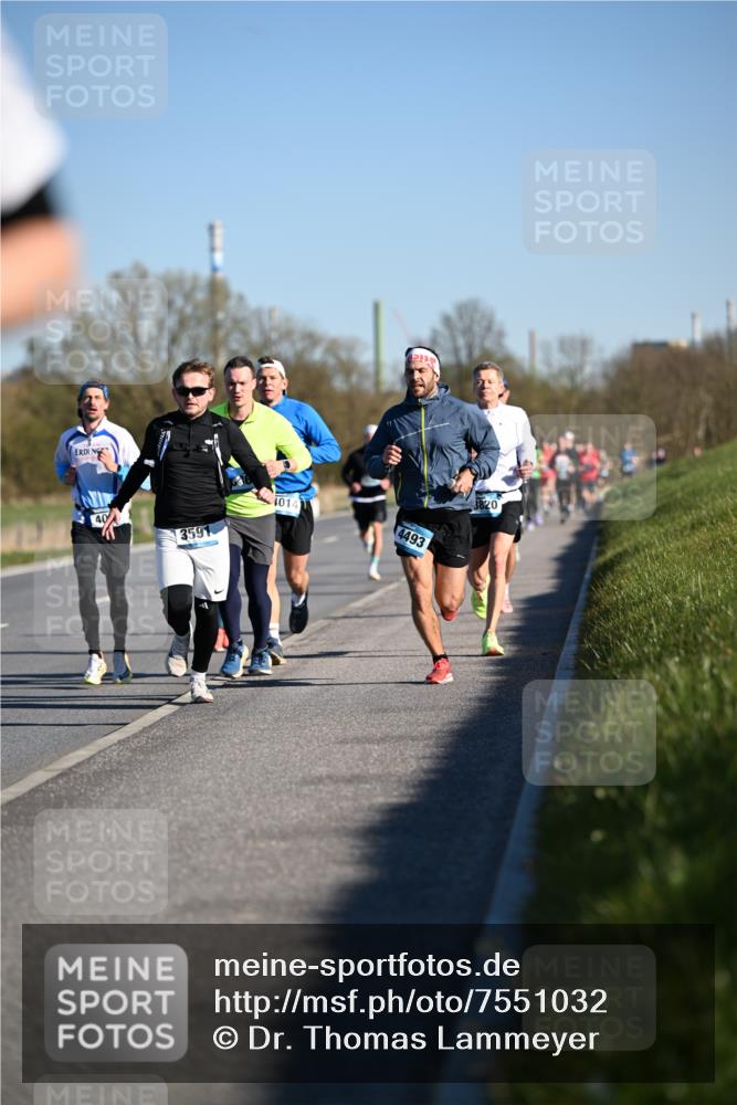 06.04.2025 - 44. Internationalen Wilhelmsburger Insellauf Dr. Thomas Lammeyer http://msf.ph/oto/7551032 06.04.2025 09:23:36 Laufen 4014, 40, 3591, 4493, 3820 meine-sportfotos.de