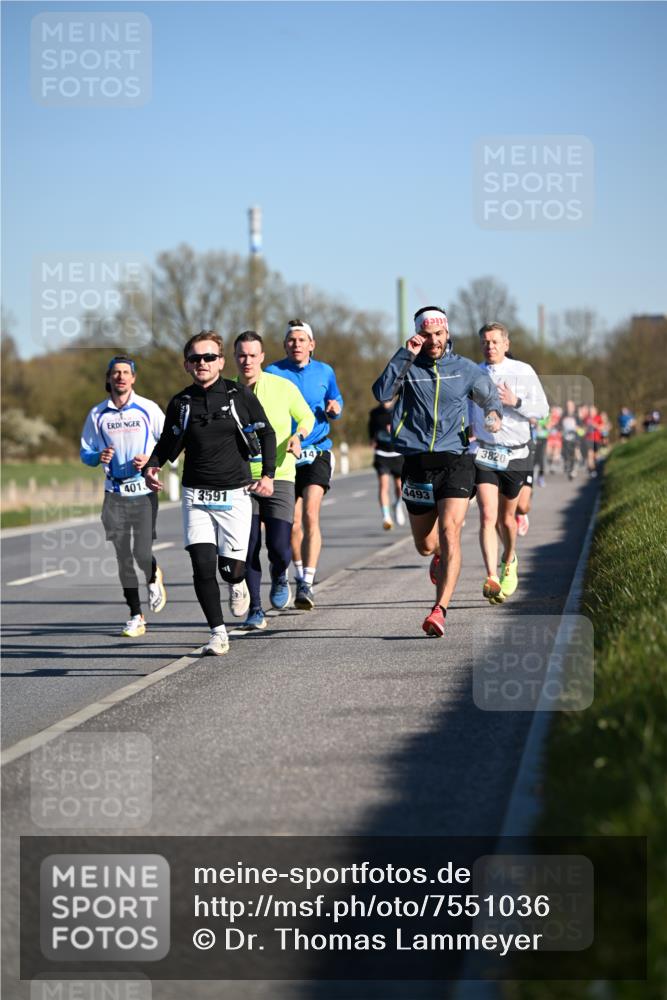 06.04.2025 - 44. Internationalen Wilhelmsburger Insellauf Dr. Thomas Lammeyer http://msf.ph/oto/7551036 06.04.2025 09:23:36 Laufen 4013, 4493, 3591, 3820 meine-sportfotos.de