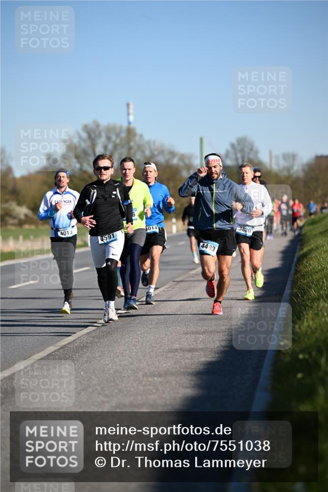 06.04.2025 - 44. Internationalen Wilhelmsburger Insellauf Dr. Thomas Lammeyer http://msf.ph/oto/7551038 06.04.2025 09:23:36 Laufen 4013, 4014, 3591, 4493, 3820 meine-sportfotos.de