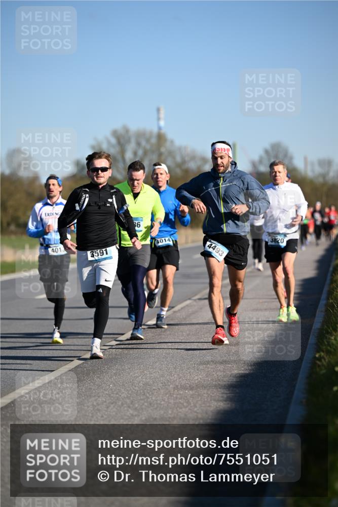 06.04.2025 - 44. Internationalen Wilhelmsburger Insellauf Dr. Thomas Lammeyer http://msf.ph/oto/7551051 06.04.2025 09:23:37 Laufen 4013, 3591, 36, 4014, 4493, 3820 meine-sportfotos.de