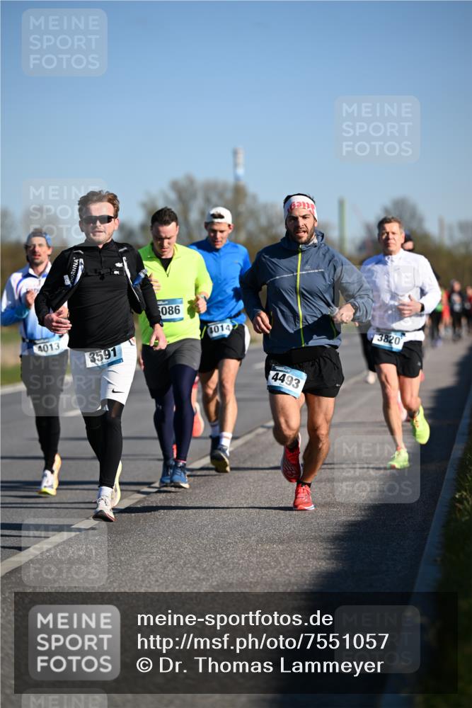 06.04.2025 - 44. Internationalen Wilhelmsburger Insellauf Dr. Thomas Lammeyer http://msf.ph/oto/7551057 06.04.2025 09:23:38 Laufen 4013, 3591, 086, 4014, 4493, 3820 meine-sportfotos.de