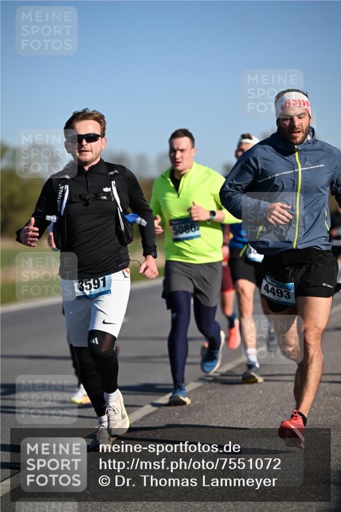 06.04.2025 - 44. Internationalen Wilhelmsburger Insellauf Dr. Thomas Lammeyer http://msf.ph/oto/7551072 06.04.2025 09:23:39 Laufen 3591, 5086, 4493 meine-sportfotos.de