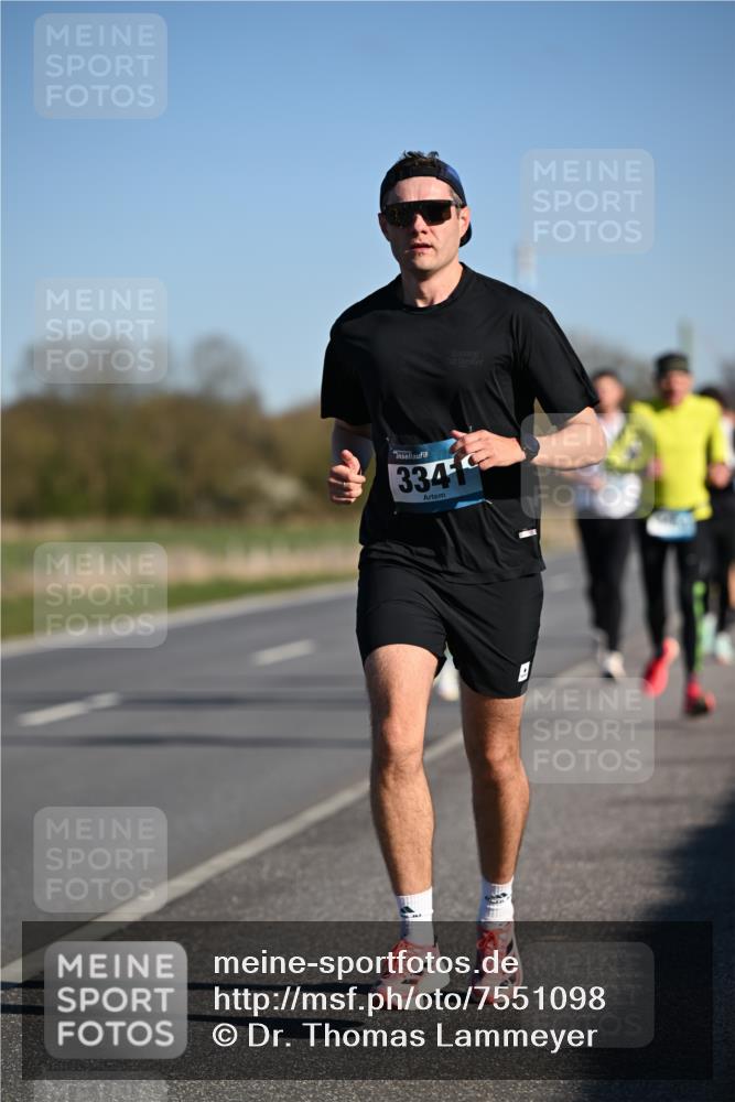 06.04.2025 - 44. Internationalen Wilhelmsburger Insellauf Dr. Thomas Lammeyer http://msf.ph/oto/7551098 06.04.2025 09:23:42 Laufen 3341 meine-sportfotos.de