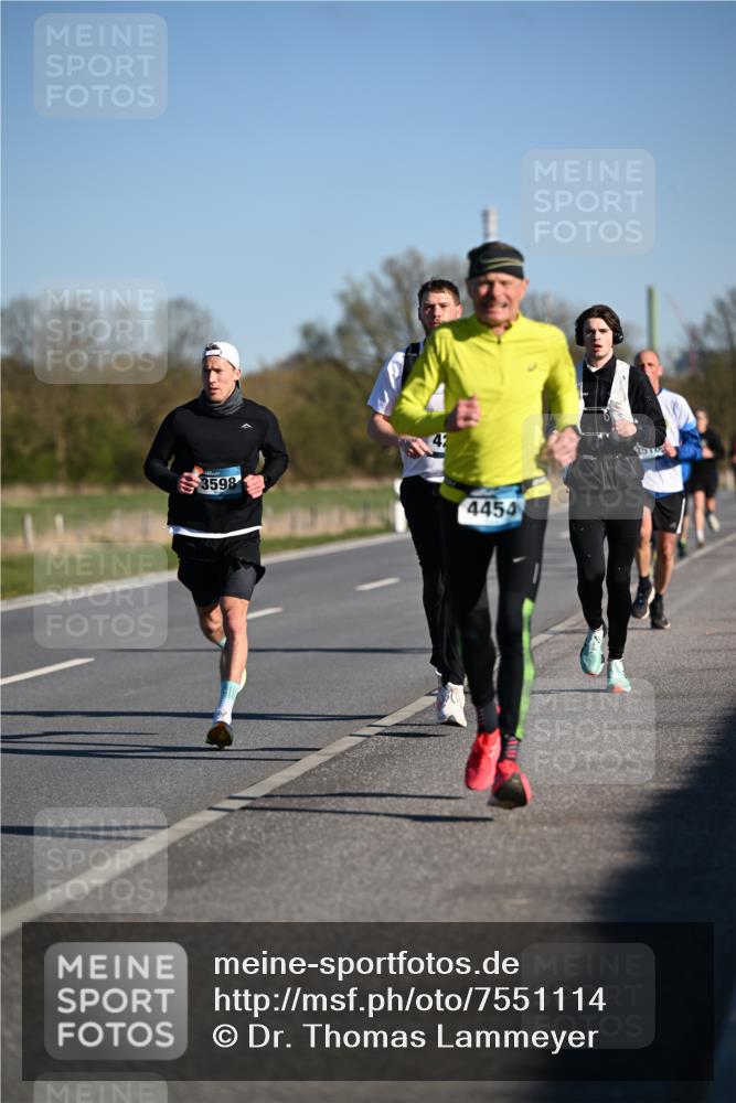 06.04.2025 - 44. Internationalen Wilhelmsburger Insellauf Dr. Thomas Lammeyer http://msf.ph/oto/7551114 06.04.2025 09:23:44 Laufen 3598, 4454 meine-sportfotos.de