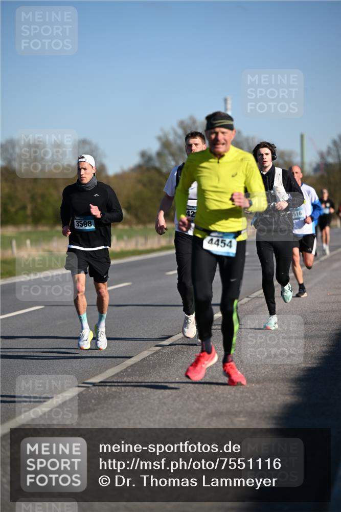06.04.2025 - 44. Internationalen Wilhelmsburger Insellauf Dr. Thomas Lammeyer http://msf.ph/oto/7551116 06.04.2025 09:23:44 Laufen 3598, 42, 4454, 516 meine-sportfotos.de