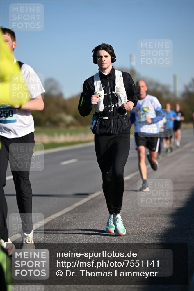 06.04.2025 - 44. Internationalen Wilhelmsburger Insellauf Dr. Thomas Lammeyer http://msf.ph/oto/7551141 06.04.2025 09:23:47 Laufen 250 meine-sportfotos.de