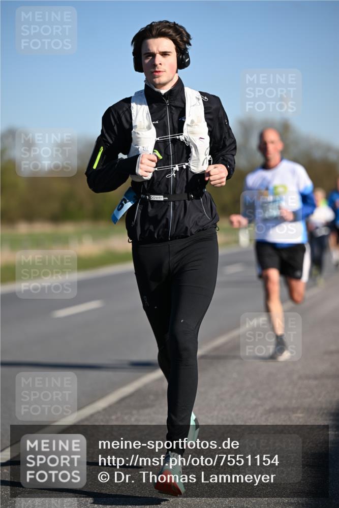 06.04.2025 - 44. Internationalen Wilhelmsburger Insellauf Dr. Thomas Lammeyer http://msf.ph/oto/7551154 06.04.2025 09:23:47 Laufen  meine-sportfotos.de