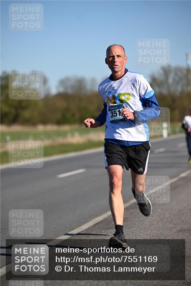 06.04.2025 - 44. Internationalen Wilhelmsburger Insellauf Dr. Thomas Lammeyer http://msf.ph/oto/7551169 06.04.2025 09:23:49 Laufen 351 meine-sportfotos.de