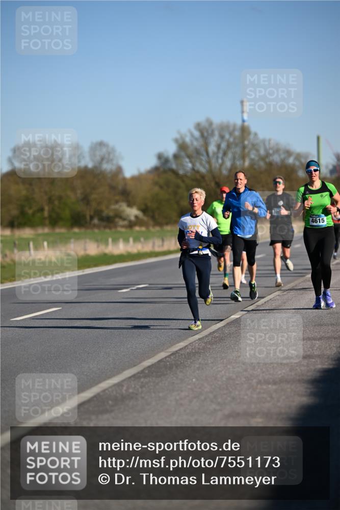 06.04.2025 - 44. Internationalen Wilhelmsburger Insellauf Dr. Thomas Lammeyer http://msf.ph/oto/7551173 06.04.2025 09:23:51 Laufen 4615 meine-sportfotos.de