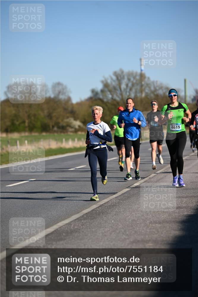 06.04.2025 - 44. Internationalen Wilhelmsburger Insellauf Dr. Thomas Lammeyer http://msf.ph/oto/7551184 06.04.2025 09:23:51 Laufen 4615 meine-sportfotos.de