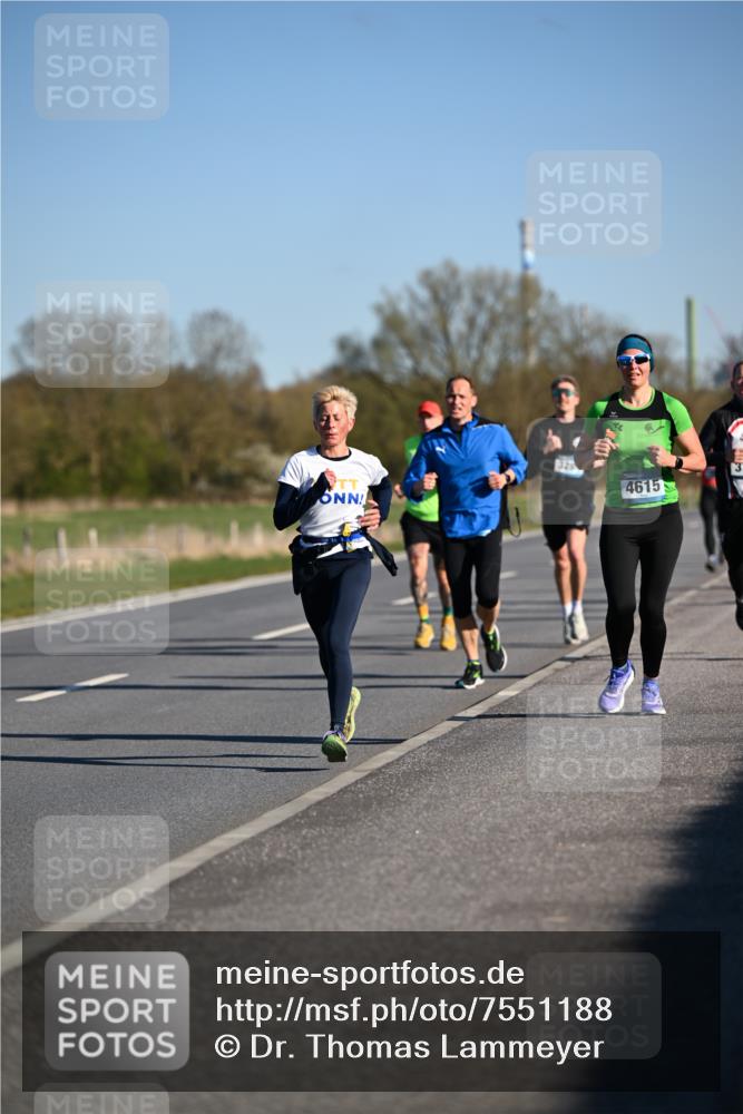06.04.2025 - 44. Internationalen Wilhelmsburger Insellauf Dr. Thomas Lammeyer http://msf.ph/oto/7551188 06.04.2025 09:23:51 Laufen 4615 meine-sportfotos.de