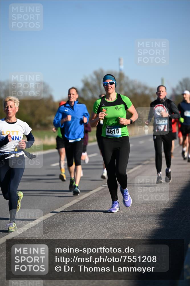 06.04.2025 - 44. Internationalen Wilhelmsburger Insellauf Dr. Thomas Lammeyer http://msf.ph/oto/7551208 06.04.2025 09:23:53 Laufen 4615, 3792 meine-sportfotos.de