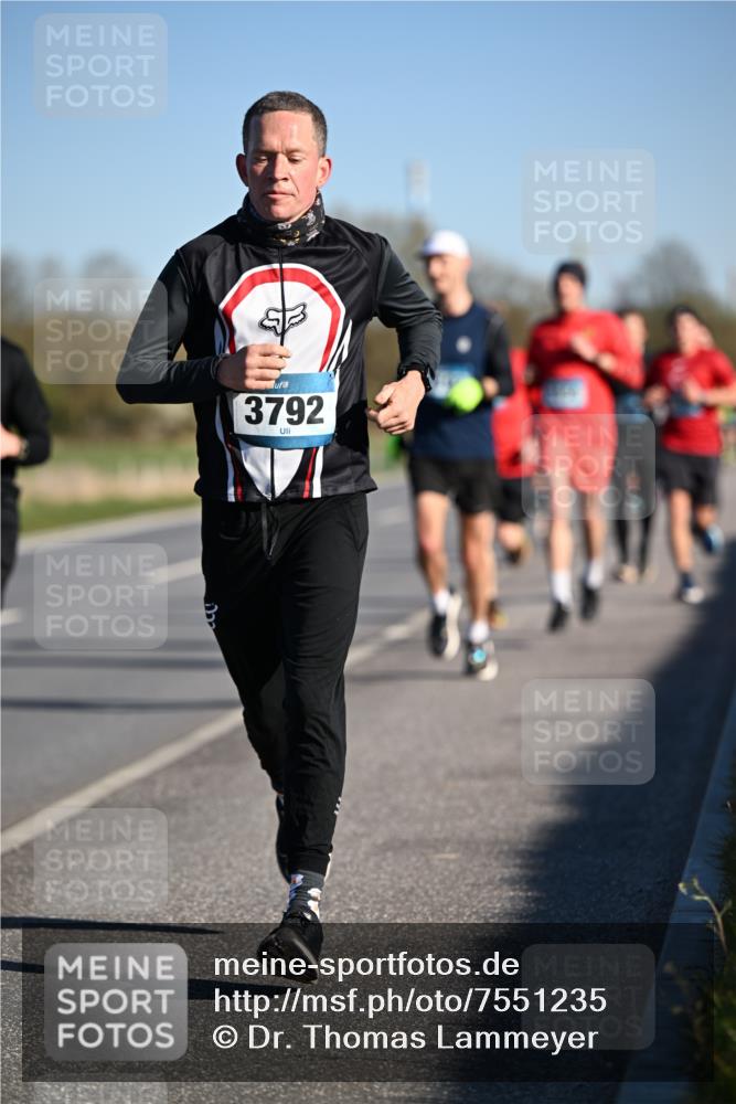 06.04.2025 - 44. Internationalen Wilhelmsburger Insellauf Dr. Thomas Lammeyer http://msf.ph/oto/7551235 06.04.2025 09:23:56 Laufen 3792 meine-sportfotos.de
