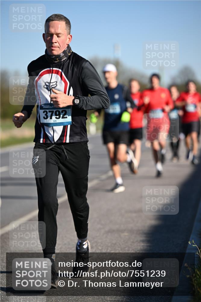 06.04.2025 - 44. Internationalen Wilhelmsburger Insellauf Dr. Thomas Lammeyer http://msf.ph/oto/7551239 06.04.2025 09:23:56 Laufen 3792 meine-sportfotos.de