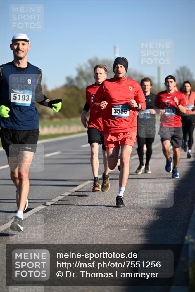 06.04.2025 - 44. Internationalen Wilhelmsburger Insellauf Dr. Thomas Lammeyer http://msf.ph/oto/7551256 06.04.2025 09:23:58 Laufen 5193, 3556, 3049 meine-sportfotos.de
