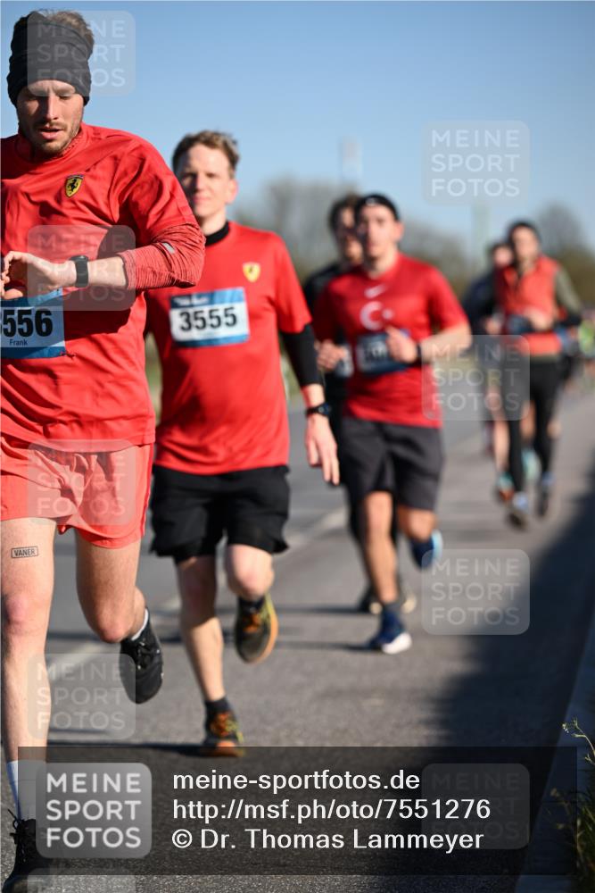 06.04.2025 - 44. Internationalen Wilhelmsburger Insellauf Dr. Thomas Lammeyer http://msf.ph/oto/7551276 06.04.2025 09:23:59 Laufen 556, 3555 meine-sportfotos.de