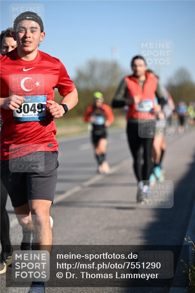 06.04.2025 - 44. Internationalen Wilhelmsburger Insellauf Dr. Thomas Lammeyer http://msf.ph/oto/7551290 06.04.2025 09:24:01 Laufen 3049 meine-sportfotos.de