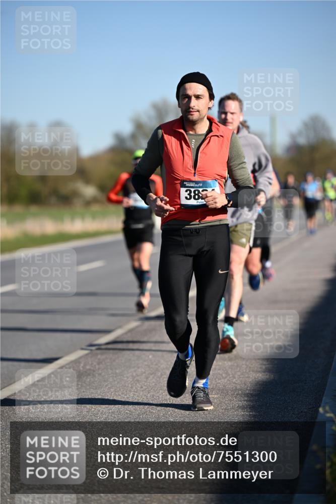 06.04.2025 - 44. Internationalen Wilhelmsburger Insellauf Dr. Thomas Lammeyer http://msf.ph/oto/7551300 06.04.2025 09:24:02 Laufen 38 meine-sportfotos.de