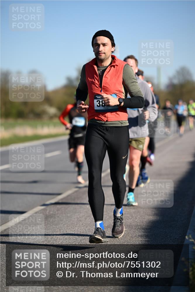 06.04.2025 - 44. Internationalen Wilhelmsburger Insellauf Dr. Thomas Lammeyer http://msf.ph/oto/7551302 06.04.2025 09:24:02 Laufen 38 meine-sportfotos.de