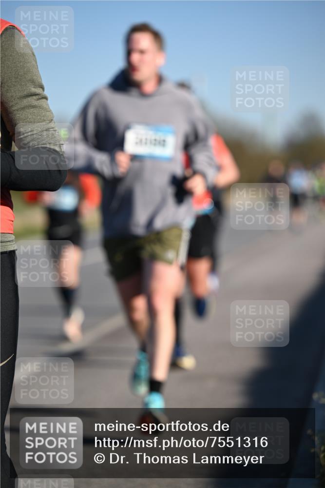 06.04.2025 - 44. Internationalen Wilhelmsburger Insellauf Dr. Thomas Lammeyer http://msf.ph/oto/7551316 06.04.2025 09:24:03 Laufen  meine-sportfotos.de