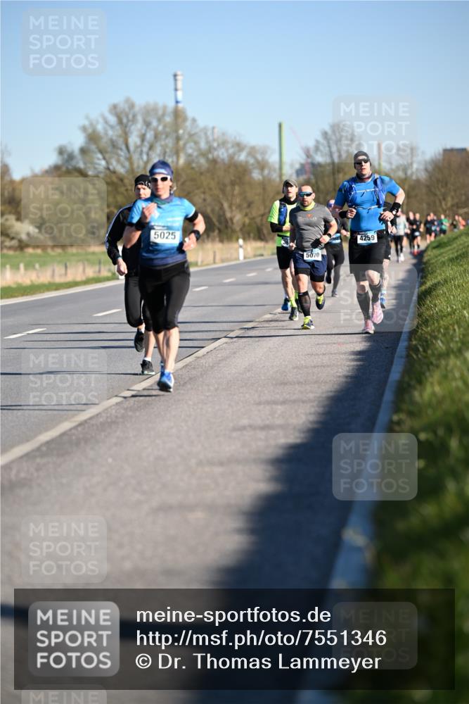 06.04.2025 - 44. Internationalen Wilhelmsburger Insellauf Dr. Thomas Lammeyer http://msf.ph/oto/7551346 06.04.2025 09:24:11 Laufen 5025, 5070, 4259 meine-sportfotos.de