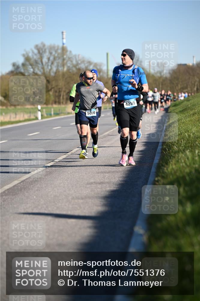 06.04.2025 - 44. Internationalen Wilhelmsburger Insellauf Dr. Thomas Lammeyer http://msf.ph/oto/7551376 06.04.2025 09:24:13 Laufen 5070, 4259 meine-sportfotos.de