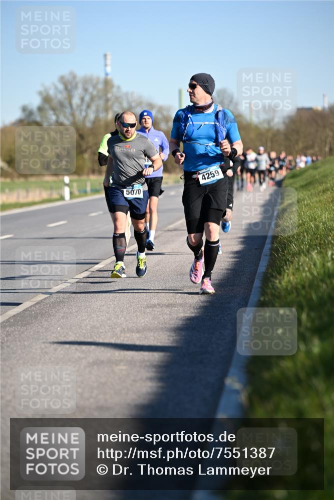 06.04.2025 - 44. Internationalen Wilhelmsburger Insellauf Dr. Thomas Lammeyer http://msf.ph/oto/7551387 06.04.2025 09:24:14 Laufen 5070, 4259 meine-sportfotos.de