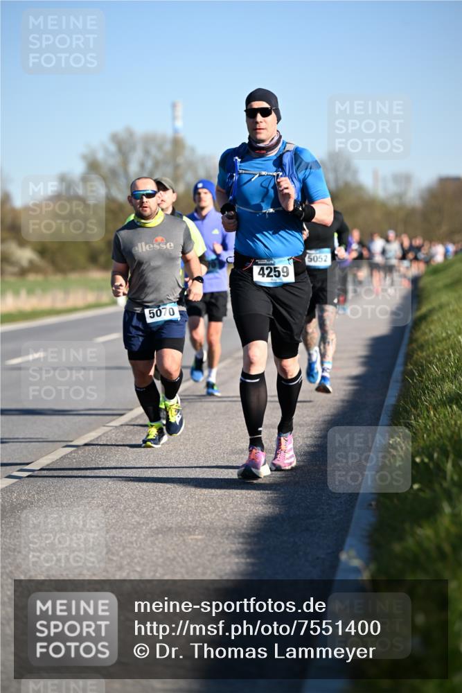 06.04.2025 - 44. Internationalen Wilhelmsburger Insellauf Dr. Thomas Lammeyer http://msf.ph/oto/7551400 06.04.2025 09:24:15 Laufen 5070, 4259, 5052 meine-sportfotos.de