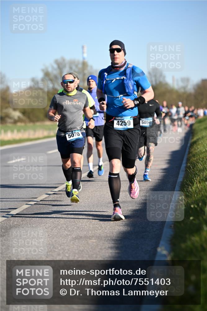 06.04.2025 - 44. Internationalen Wilhelmsburger Insellauf Dr. Thomas Lammeyer http://msf.ph/oto/7551403 06.04.2025 09:24:15 Laufen 4259, 5052, 5070 meine-sportfotos.de