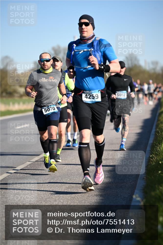 06.04.2025 - 44. Internationalen Wilhelmsburger Insellauf Dr. Thomas Lammeyer http://msf.ph/oto/7551413 06.04.2025 09:24:16 Laufen 5070, 4259, 5052 meine-sportfotos.de