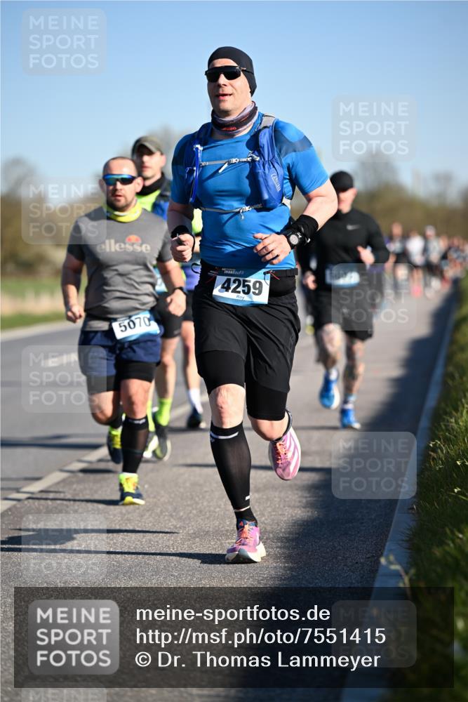 06.04.2025 - 44. Internationalen Wilhelmsburger Insellauf Dr. Thomas Lammeyer http://msf.ph/oto/7551415 06.04.2025 09:24:16 Laufen 5070, 4259 meine-sportfotos.de